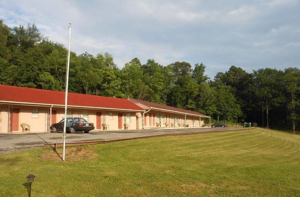 Motel 22 Mapleton Depot Huntingdon Exterior photo