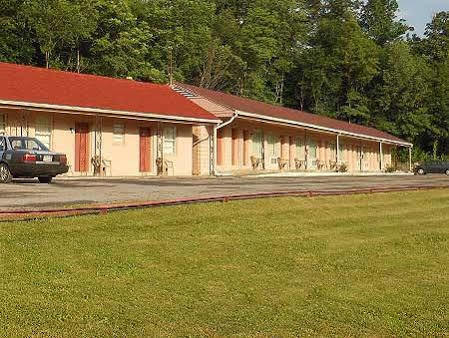 Motel 22 Mapleton Depot Huntingdon Exterior photo